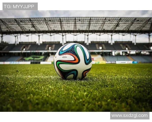 克罗斯在足球场上的传奇之路与他对现代足球的深远影响分析